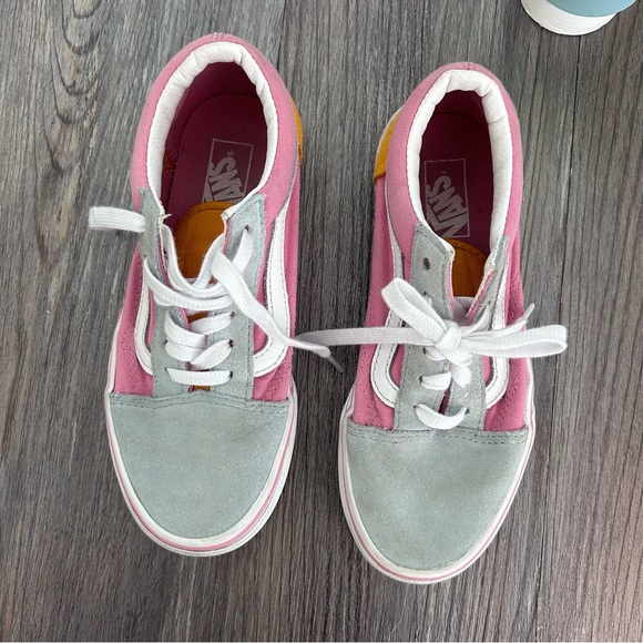 VANS kids Old Skool shoes
size 2.0 - Picture 7 of 9